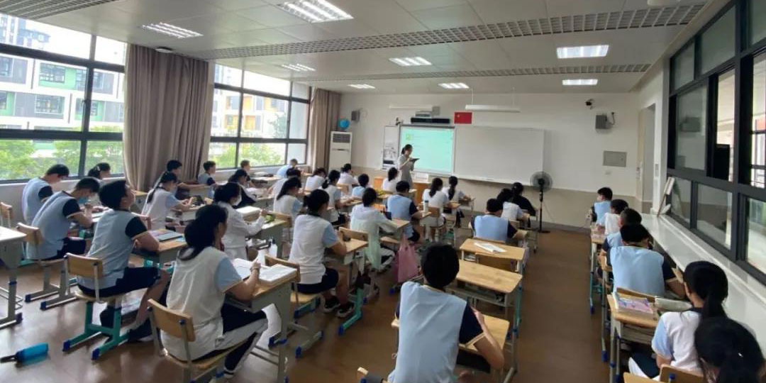 【甬派】孩子们用护眼墨水屏设备上课，宁波这所学校在试点